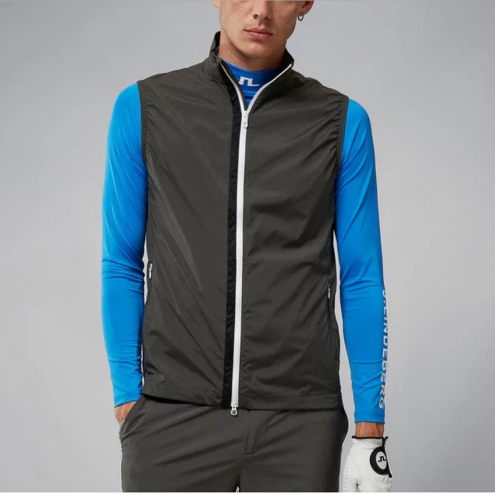 J Lindeberg Men’s Ash Light Packable Vest in Volcanic Ash